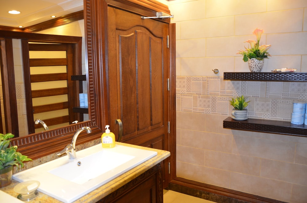 AMRA PALACE HOTEL 50/50