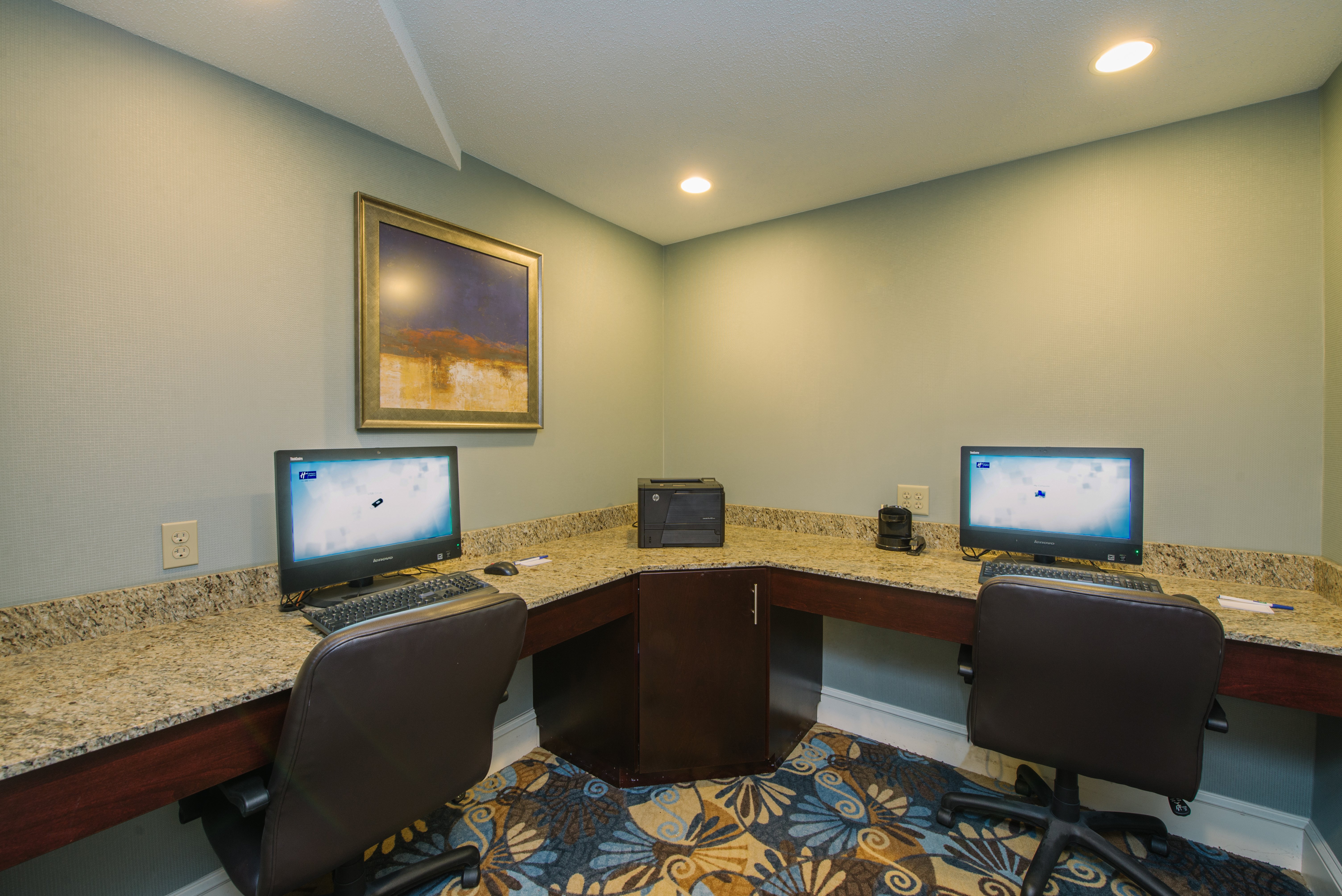 Holiday Inn Express Suites Merrimack 48/55