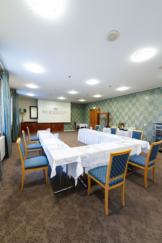 Van Der Valk Schlosshotel Grosser Gasthof 48/59