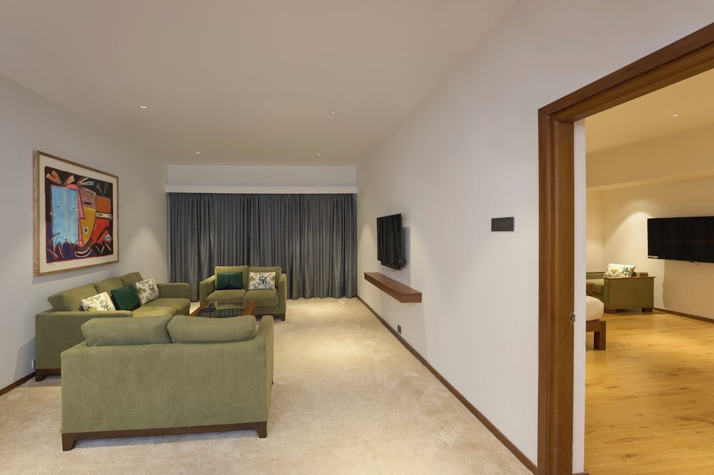 The Avenue Regent 38/58