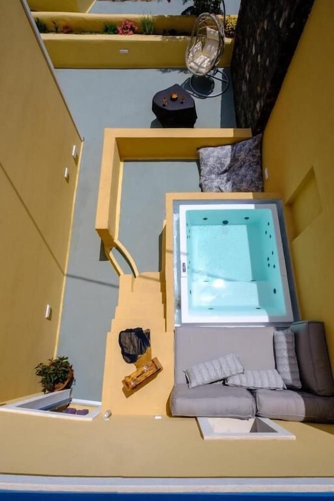 Pasithea Suites Santorini 50/60
