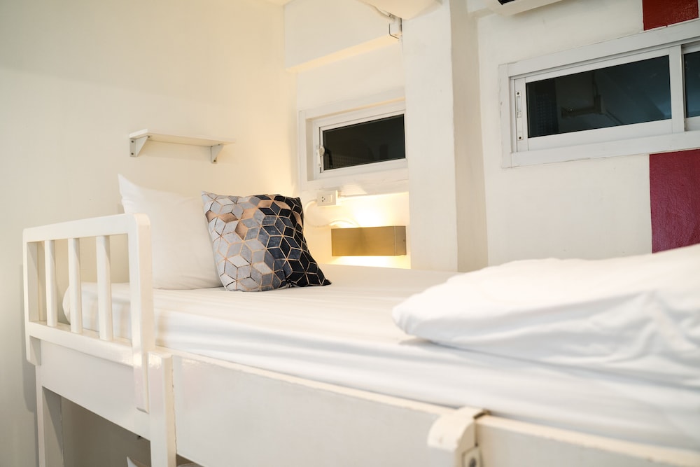 HQ HOSTEL SILOM 18/49