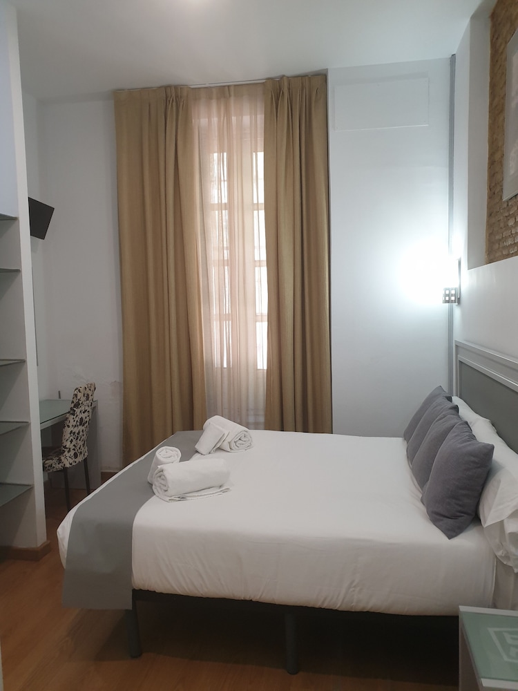 ECONOMY, DOUBLE BED