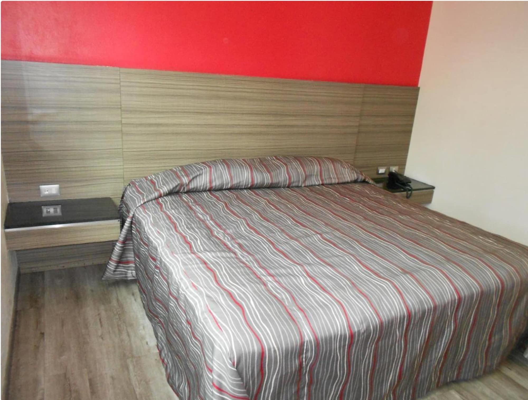 STANDARD, KING BED