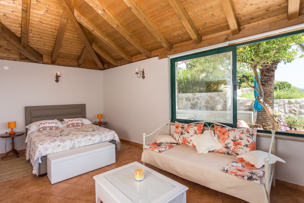 Apartments Villa Mirjana 33/75