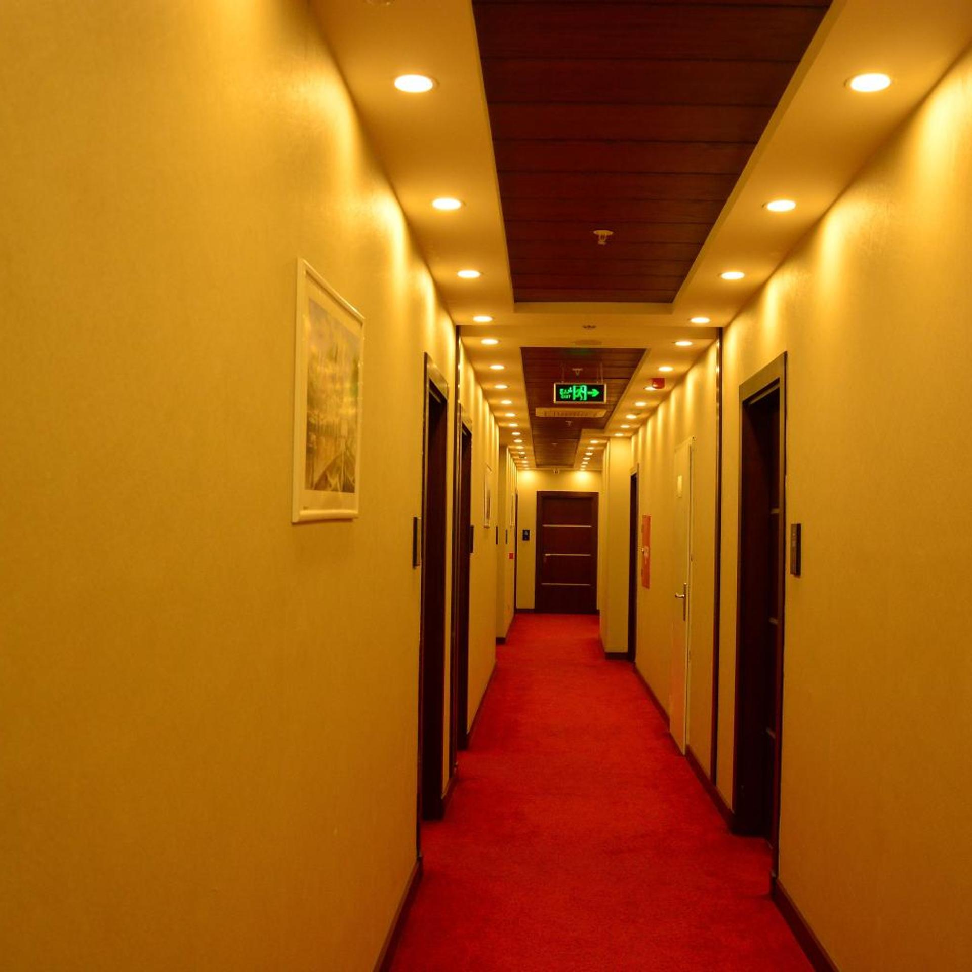 Paris Plaza Hotel 58/62
