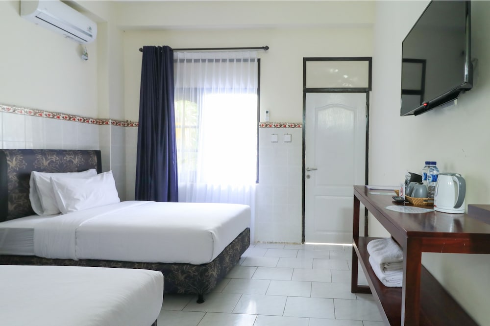 City Garden Bali Dwipa Hotel 38/76