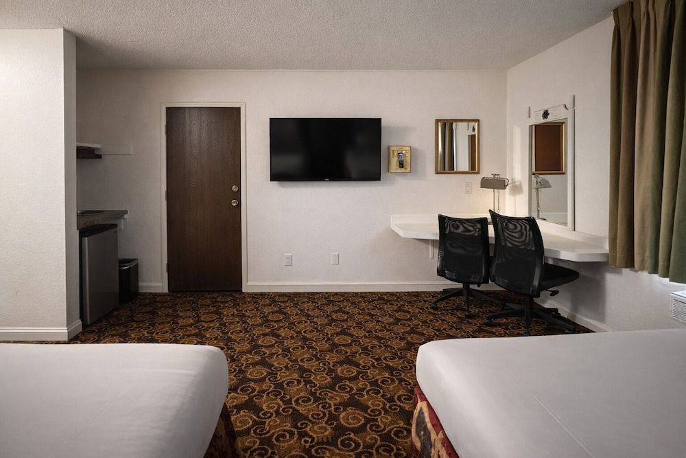 Granada Inn 58/67
