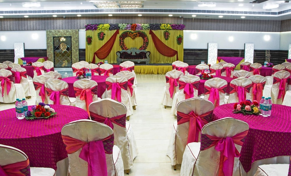 The Avr Hotels & Banquets 28/36