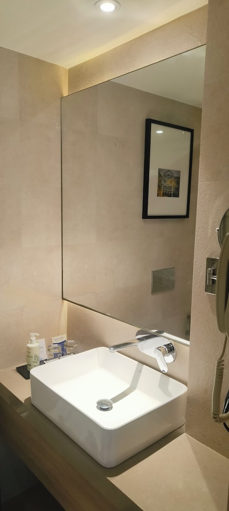 Royal Hometel Suites Dahisar Mumbai 42/43