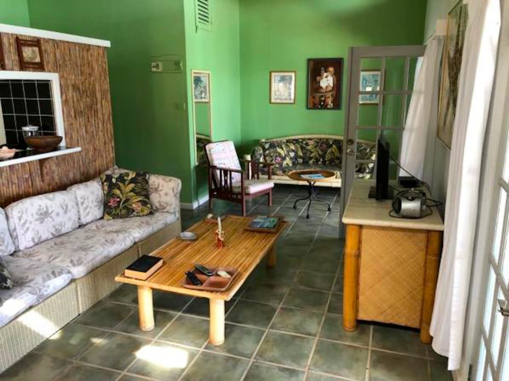 Bequia Beachfront Villa Hotel 62/83