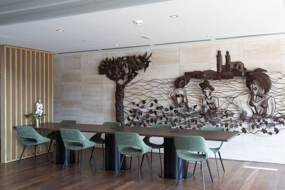 Dolce By Wyndham Barcelona Resort 56/67