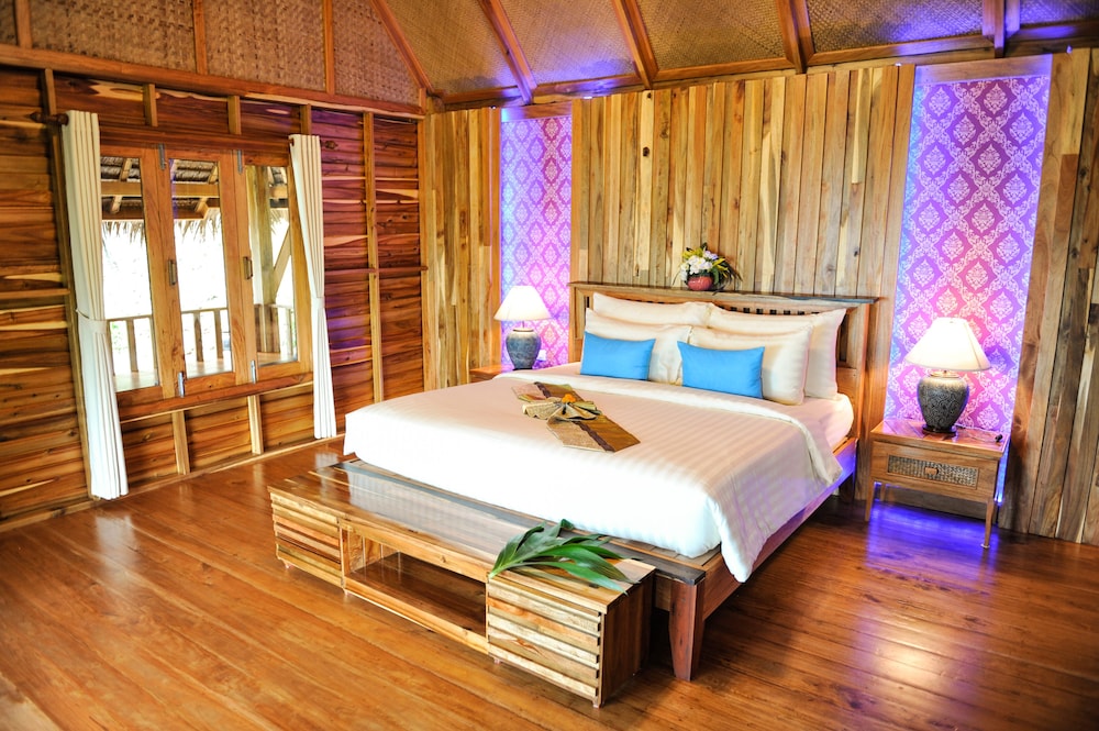 Phi Phi Phu Chalet Beach Resort 4/42