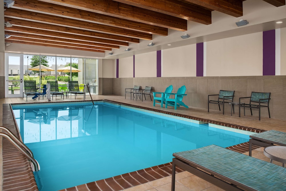 swimming pool spa
