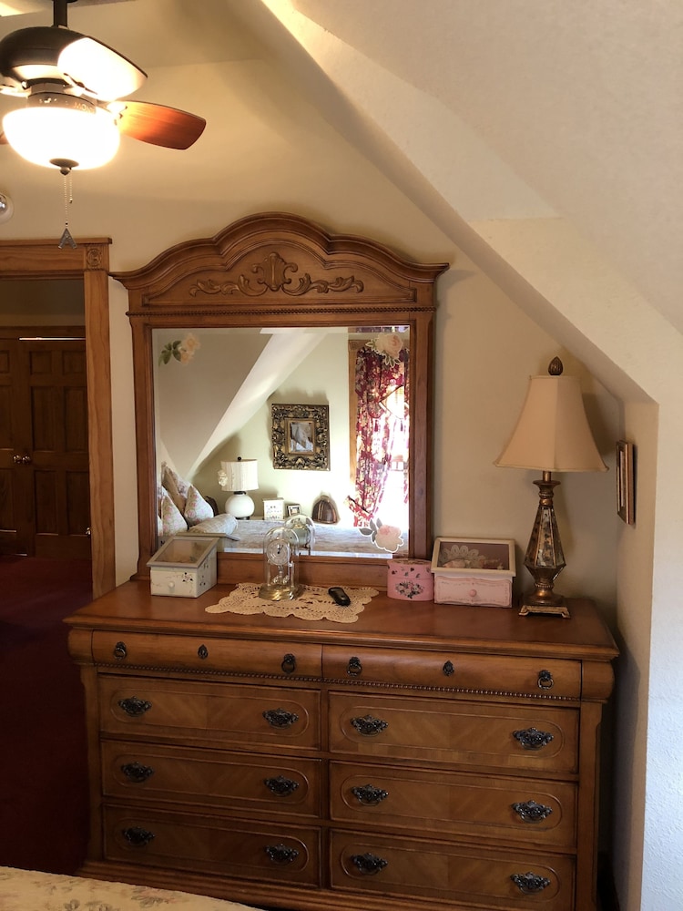 All Seasons Inn Eureka Springs 12/50