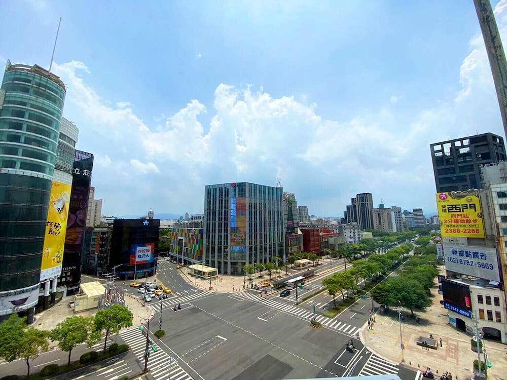 Hotel 6 - Ximen 27/29