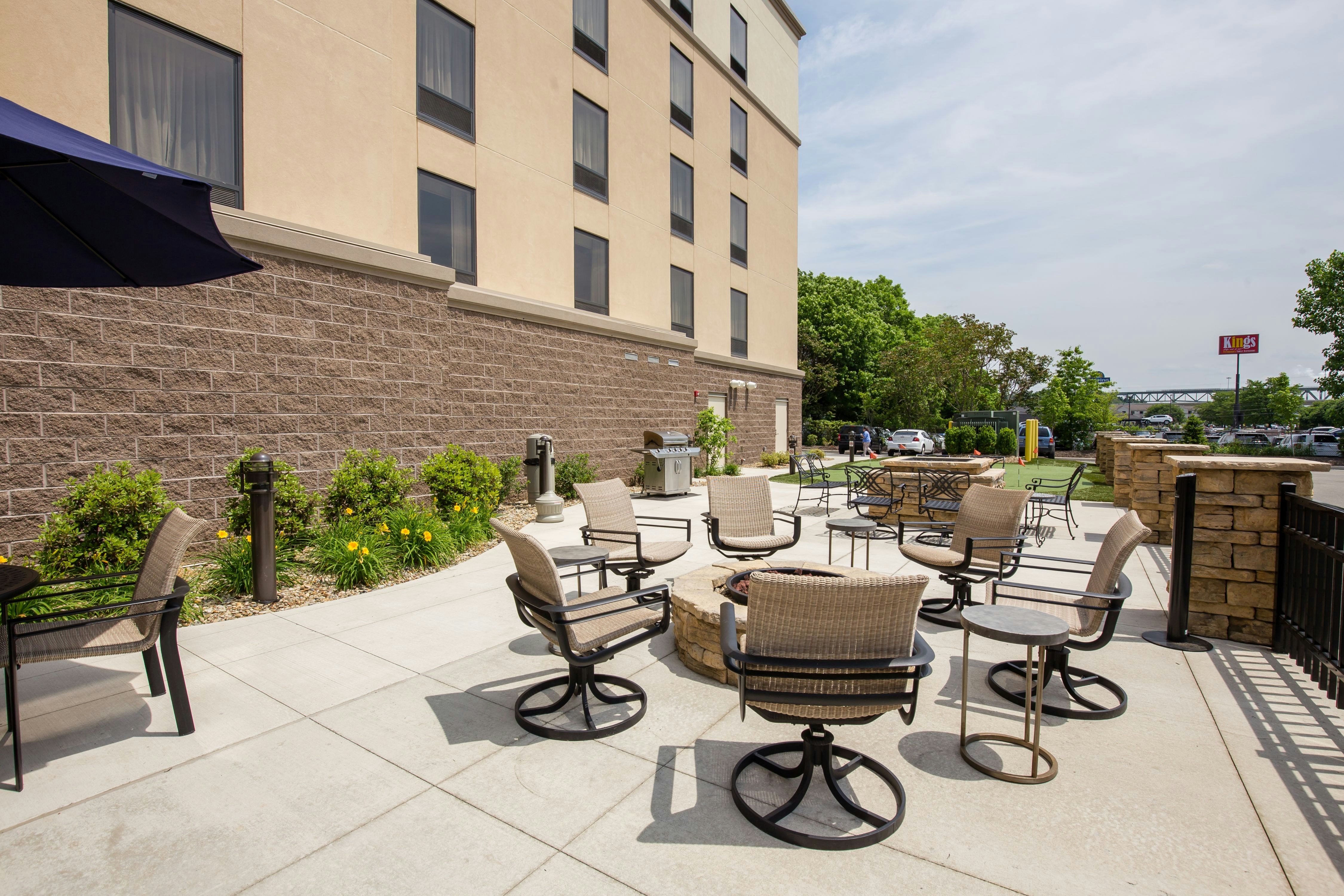 Hampton Inn Suites Pittsburgh Harmarville 47/50