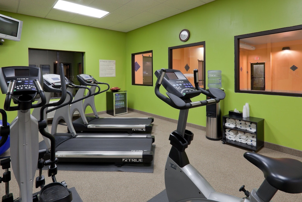 Holiday Inn Carbondale-Conference Center 33/81
