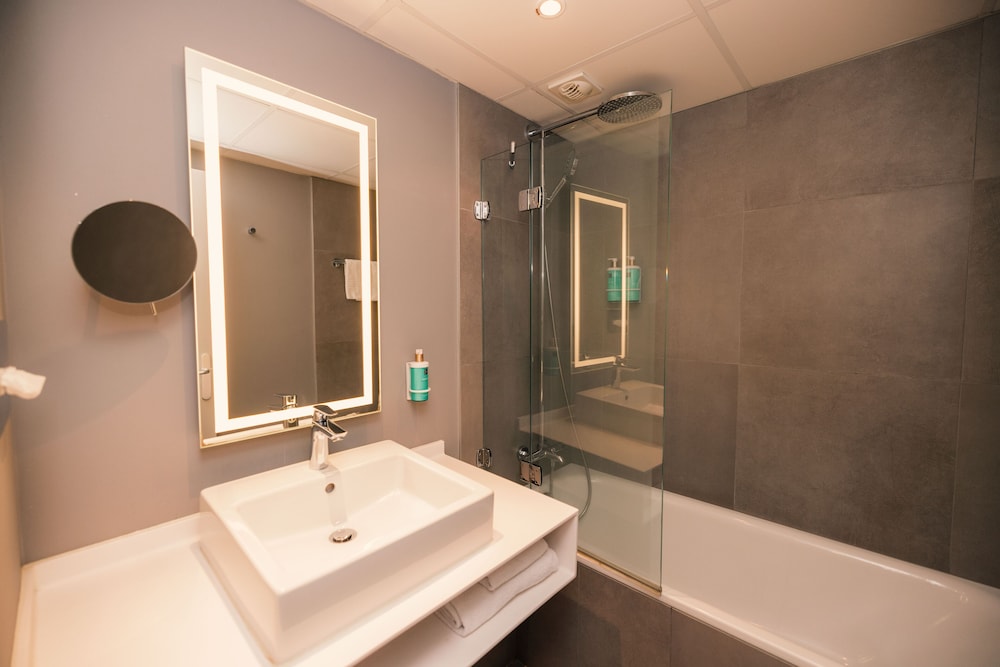 NOVOTEL LE HAVRE CENTRE GARE 67/67