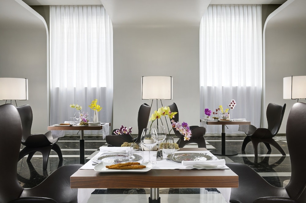 Palazzo Montemartini Rome, A Radisson Collection Hotel 70/77