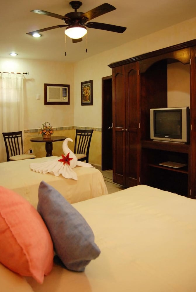 Hotel Colonial Playa del Carmen 16/50