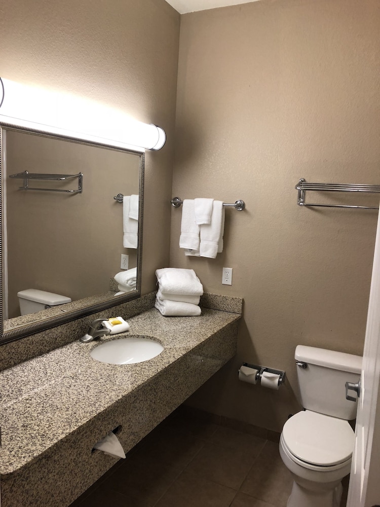 Americas Best Value Inn Suites Gun Barrel City 10/57