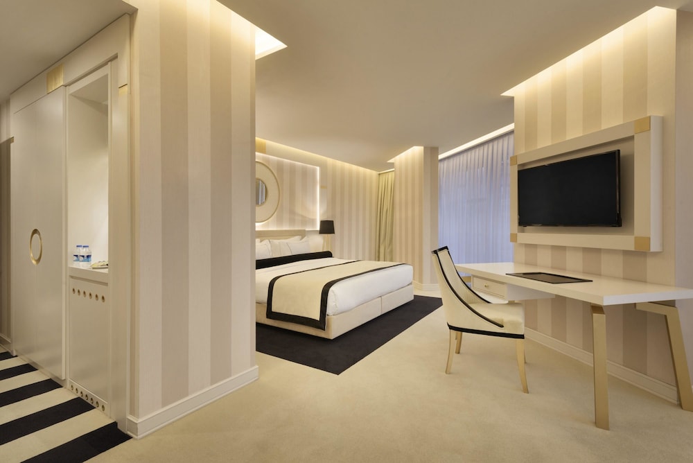Ramada Hotel & Suites by Wyndham Istanbul Sisli 23/51