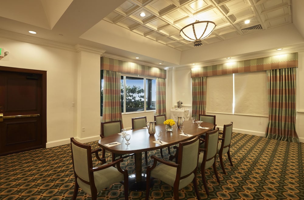 Sea View Hotel 61/74