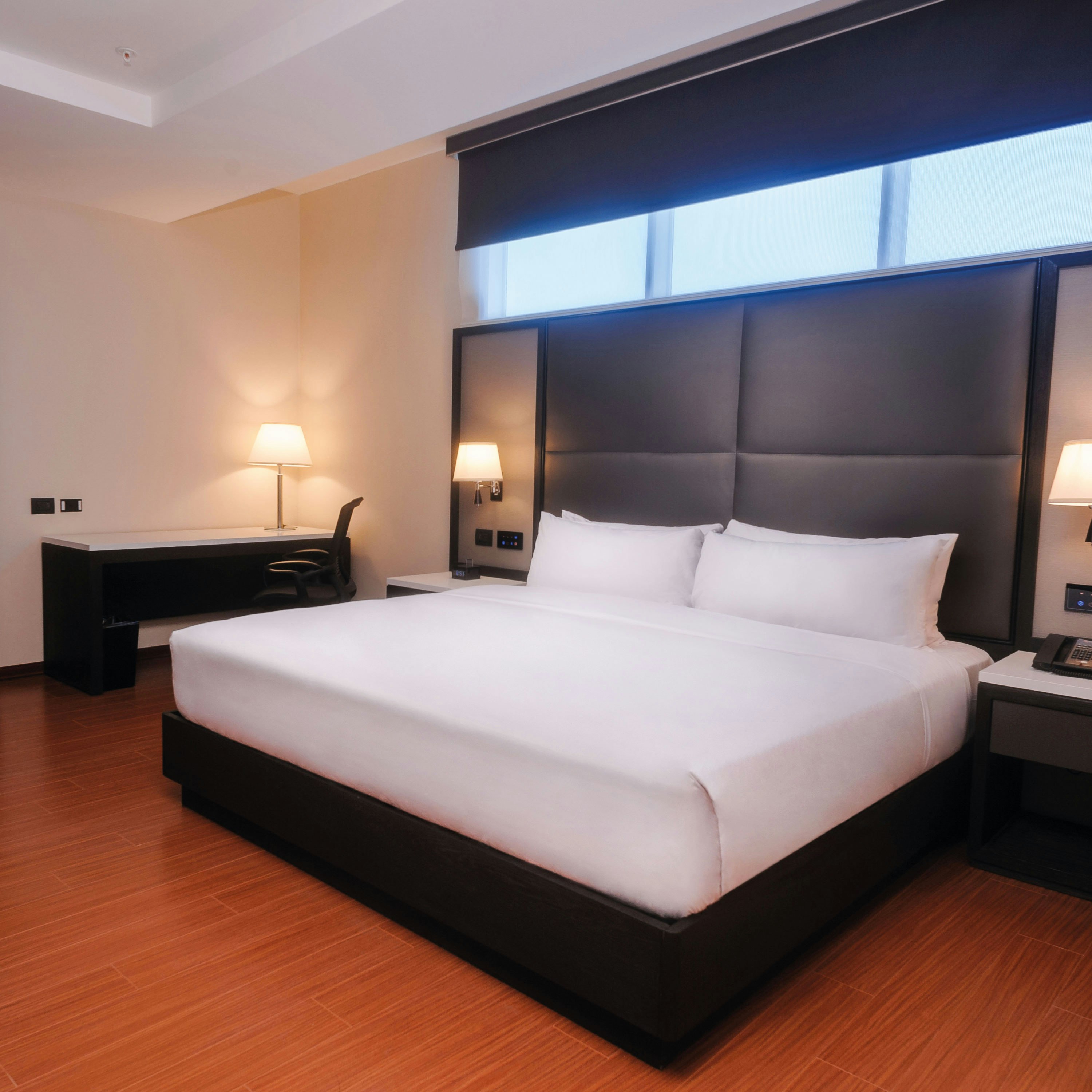 1 BEDROOM, SUITE, KING BED