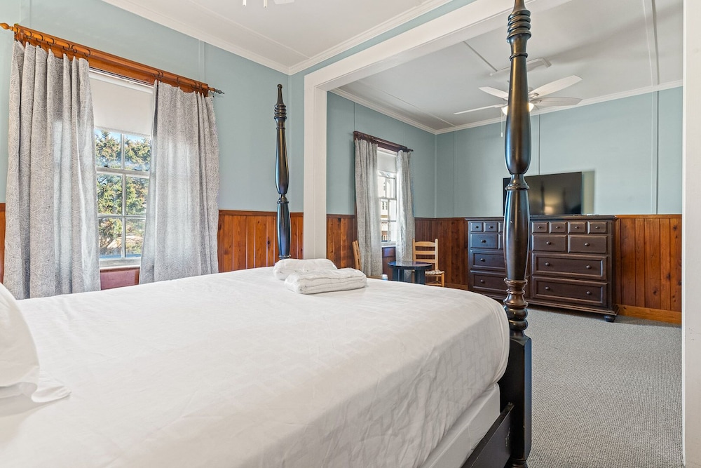 Nags Head Beach Inn by KEES Vacations 25/54