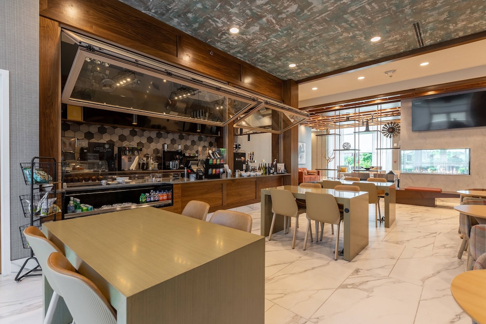 Delta Hotels by Marriott Raleigh-Durham at Research Triangle Park 34/36