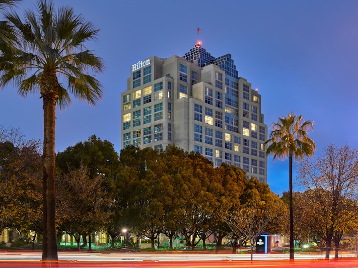 Hilton Los Angeles North/Glendale & Executive Meeting Center in GLENDALE - CA