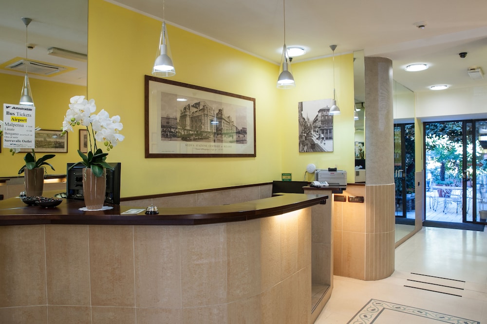 The Best Hotel 2/33