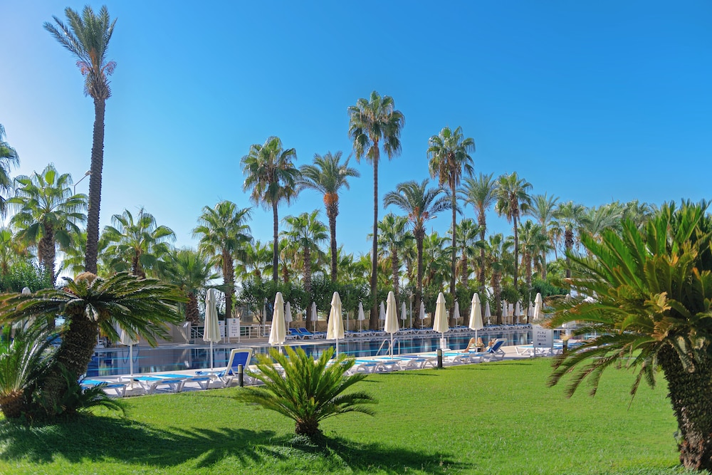 Porto Bello Hotel Resort & Spa 64/67