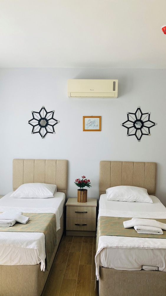 Bybassios Hotel 12/37