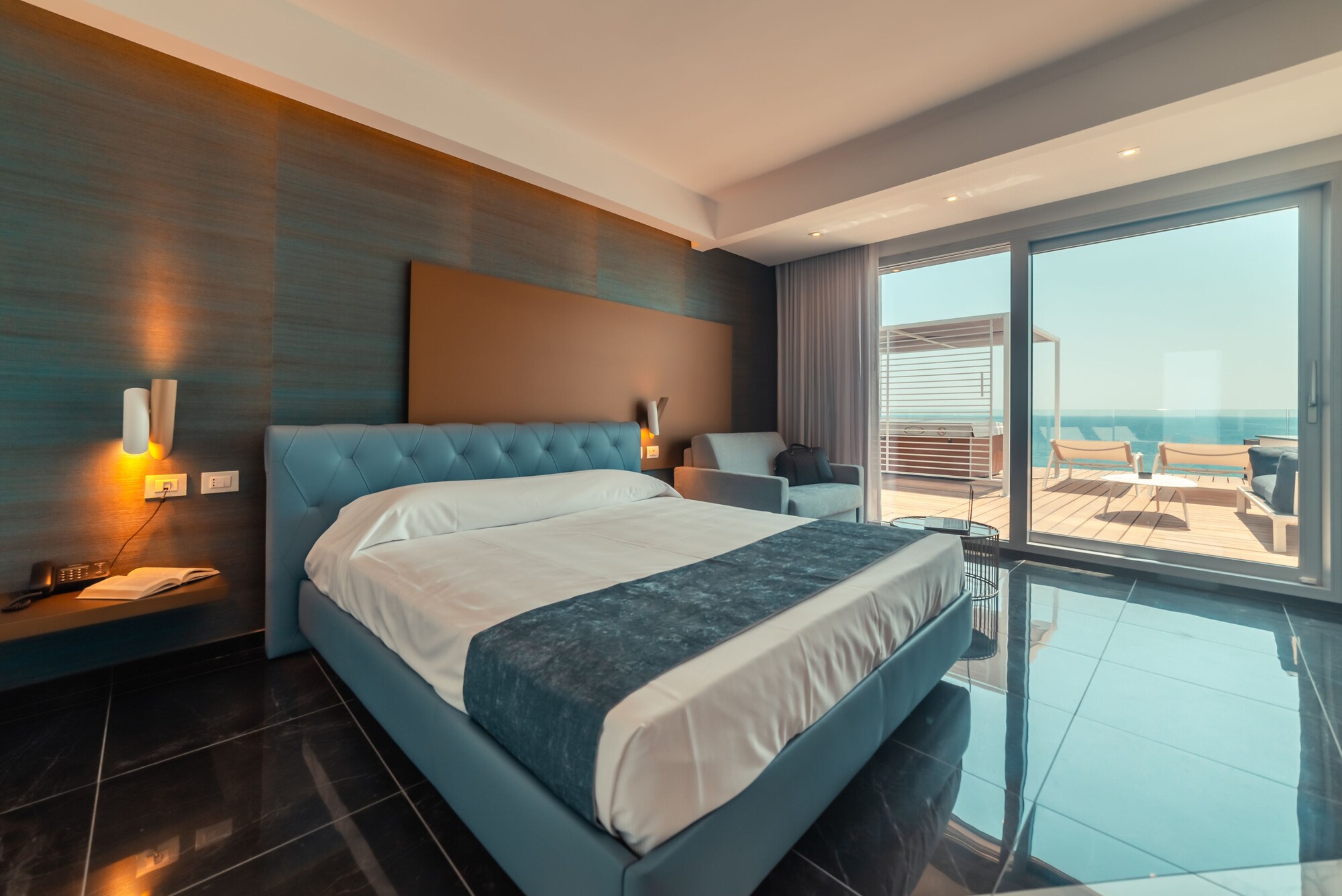 Junior Suite, Queen Bed