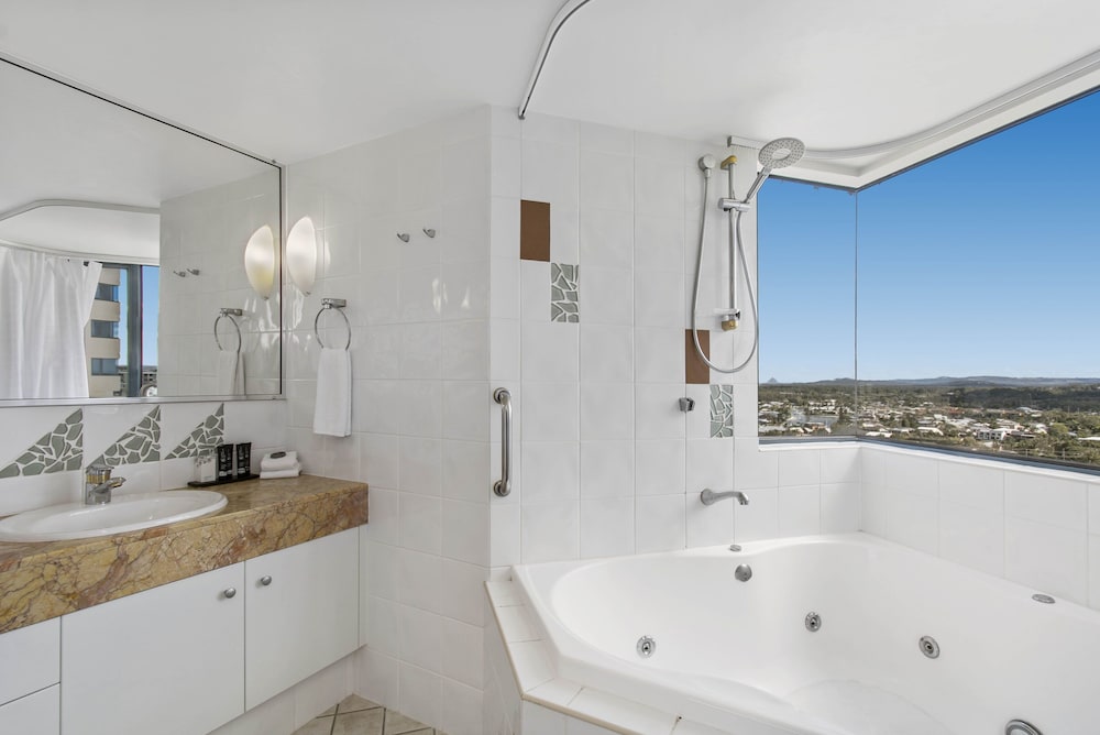 Mantra Mooloolaba Beach 22/72
