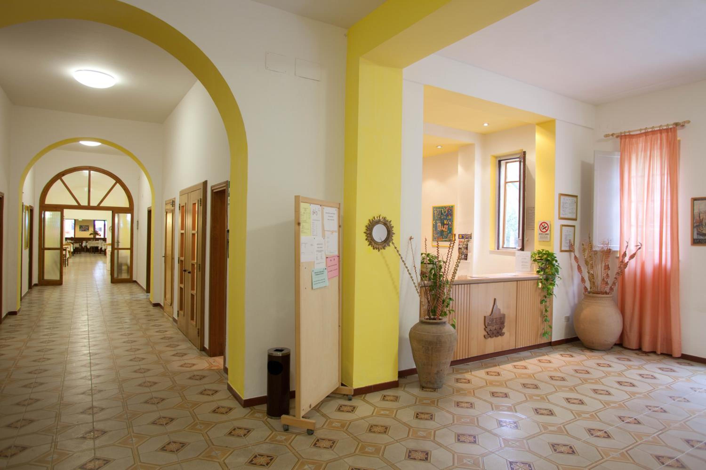 MODERNO HOTEL 18/36