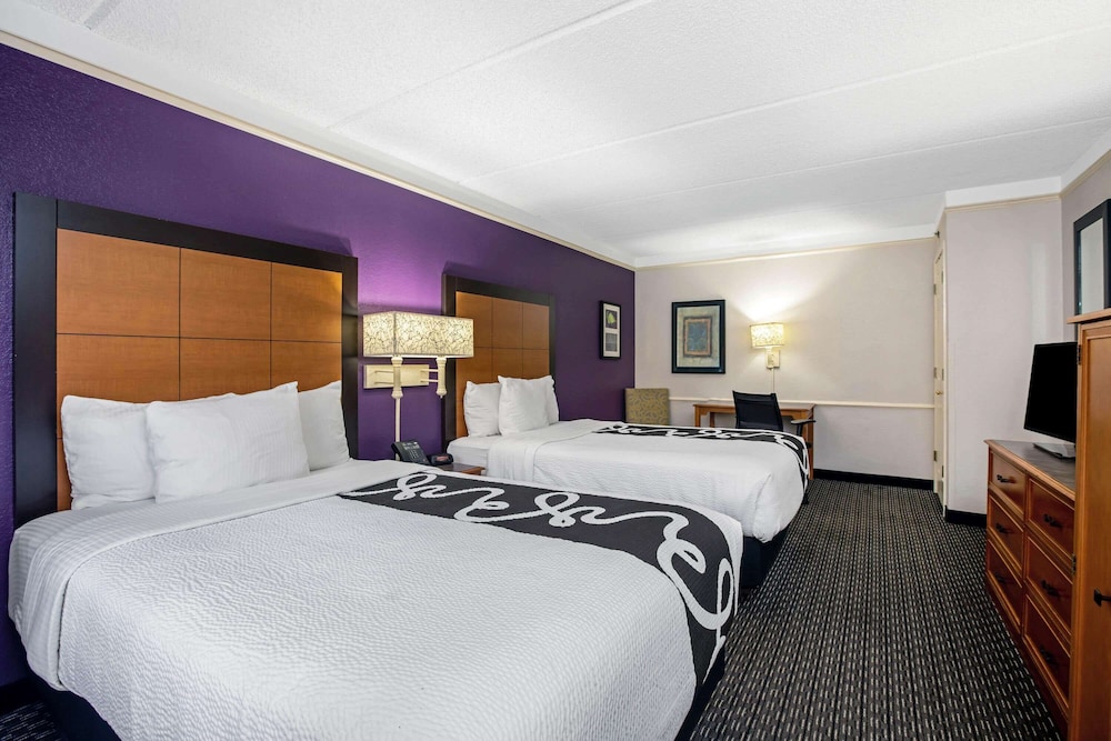 La Quinta Inn Sacramento North 8/39