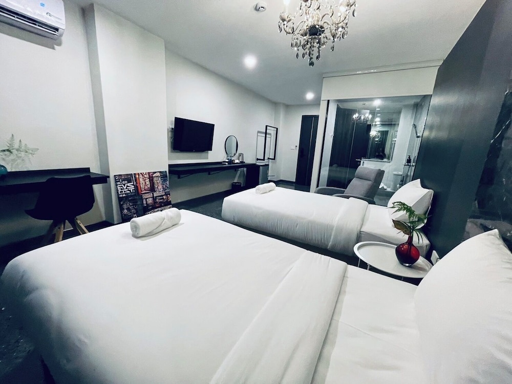 Sibtis – The Art Gallery Hotel 9/34