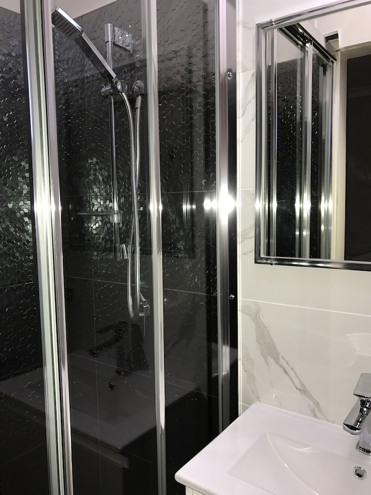 MOLLYMOOK PARADISE HAVEN MOTEL 14/39