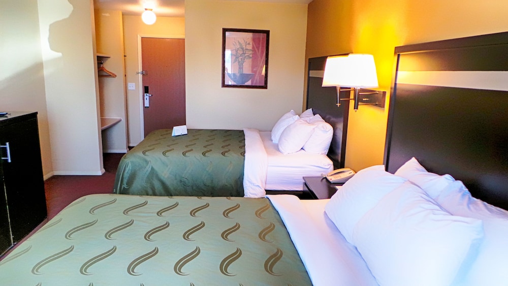 Quality Inn Airport Boise ID 26/50