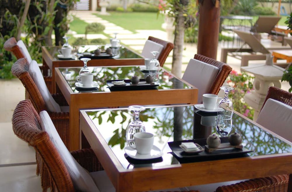 Frangipani Beach Villa 60/68