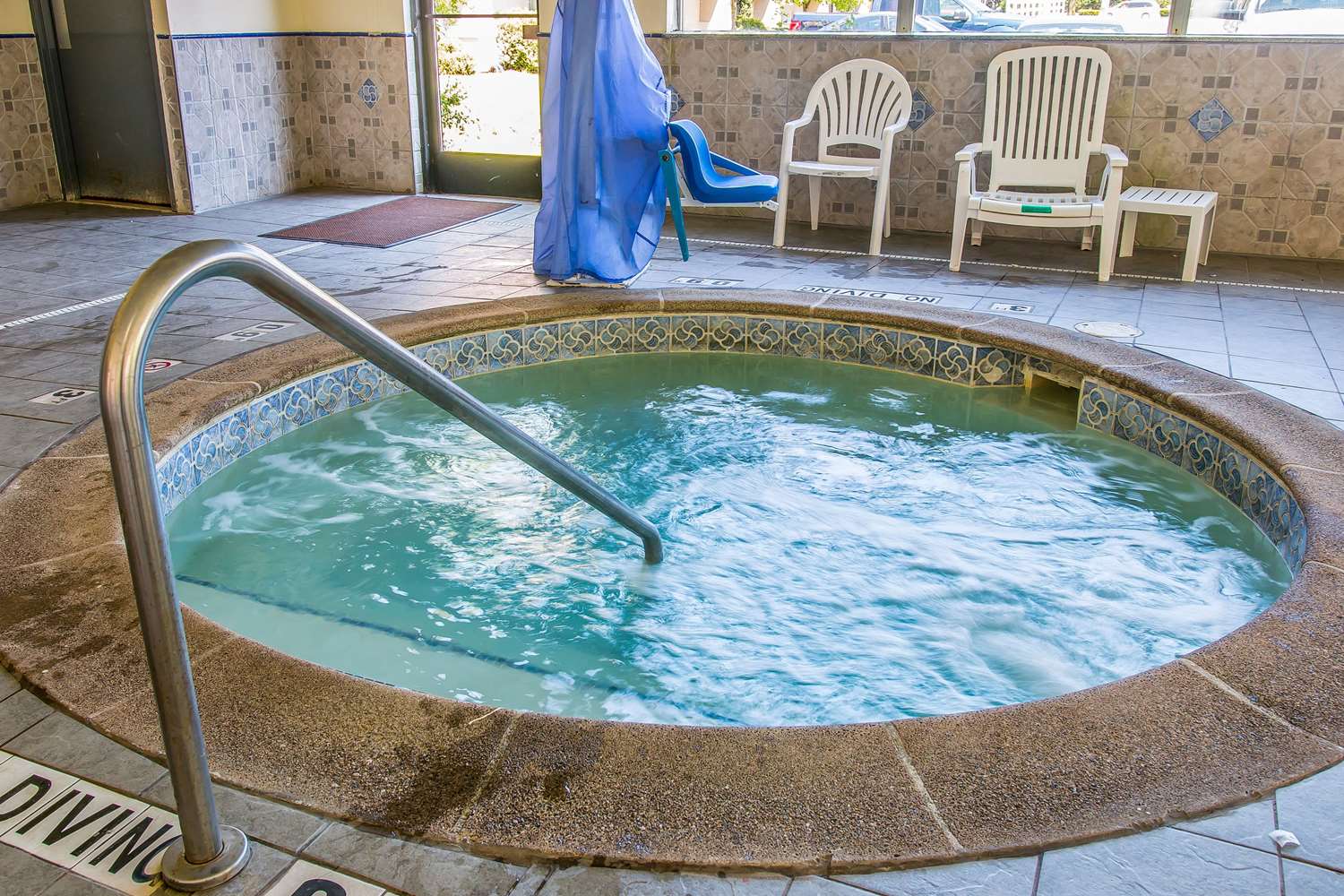 Quality Inn & Suites Ann Arbor Hwy 23 16/27