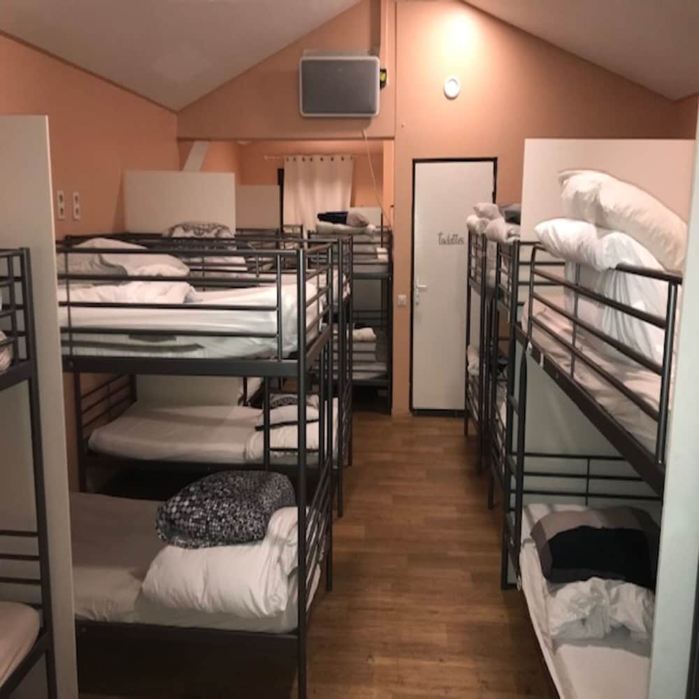 Trendy Hostel 8/35