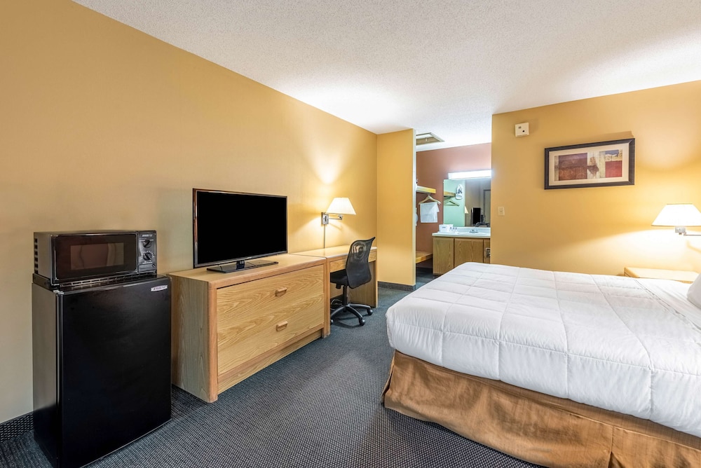 Americas Best Value Inn Suites St Marys 12/35