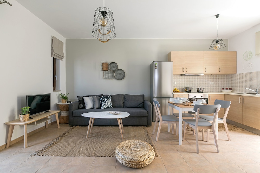 Syra Suites 32/50