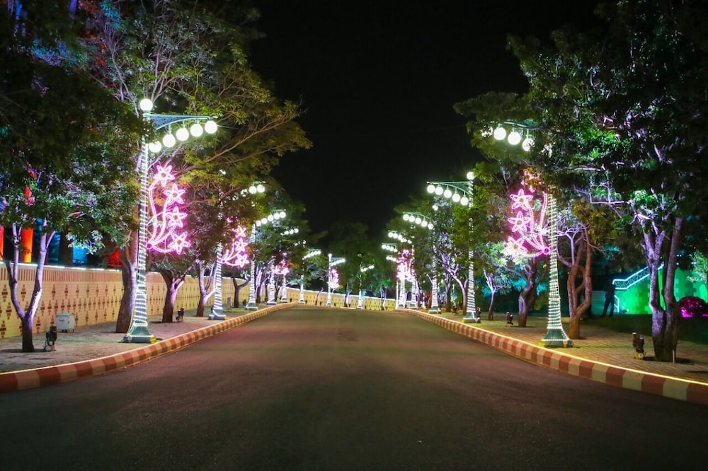 Tara Comfort Hotel Ramoji Film City 27/33
