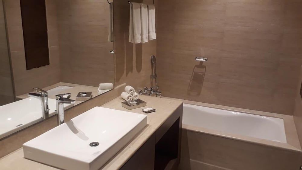 Radisson Blu Plaza Resort & Convention Centre Karjat 22/72