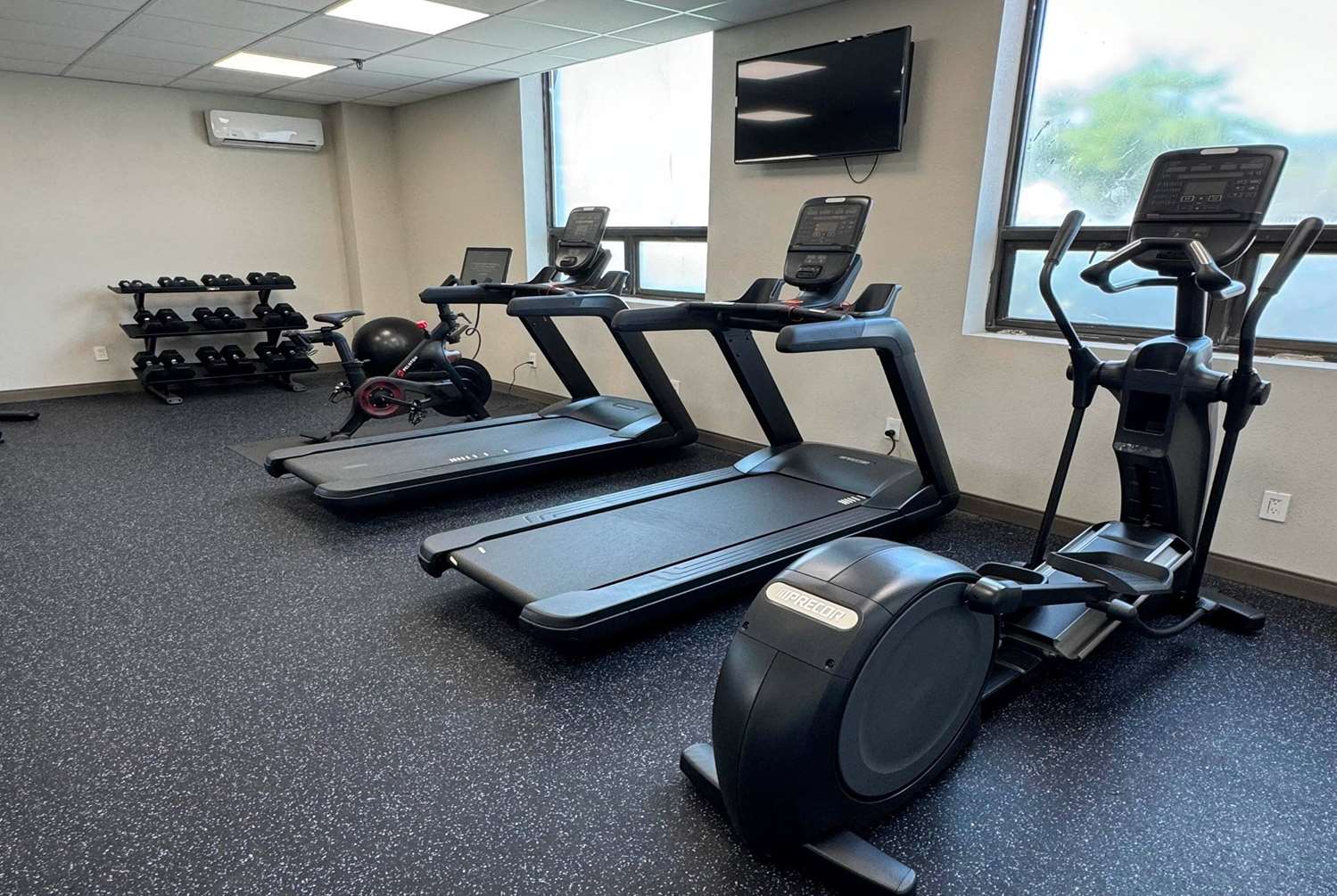La Quinta Inn & Suites by Wyndham New Haven 30/49